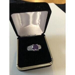Stunning Silvertone cocktail ring with Lg Purple CZ stone and rhinestones Size 7